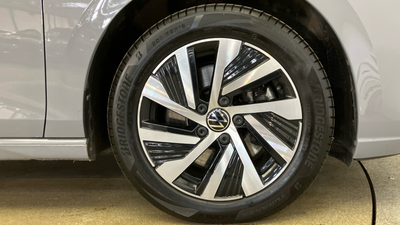 Volkswagen Golf 1.4 TSI eHybrid Style 5dr DSG Hatchback